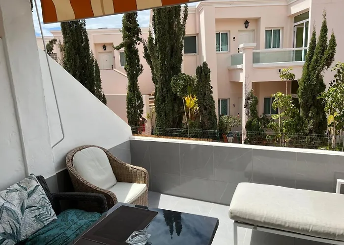 Апартаменти Ocean Paradise Адехе